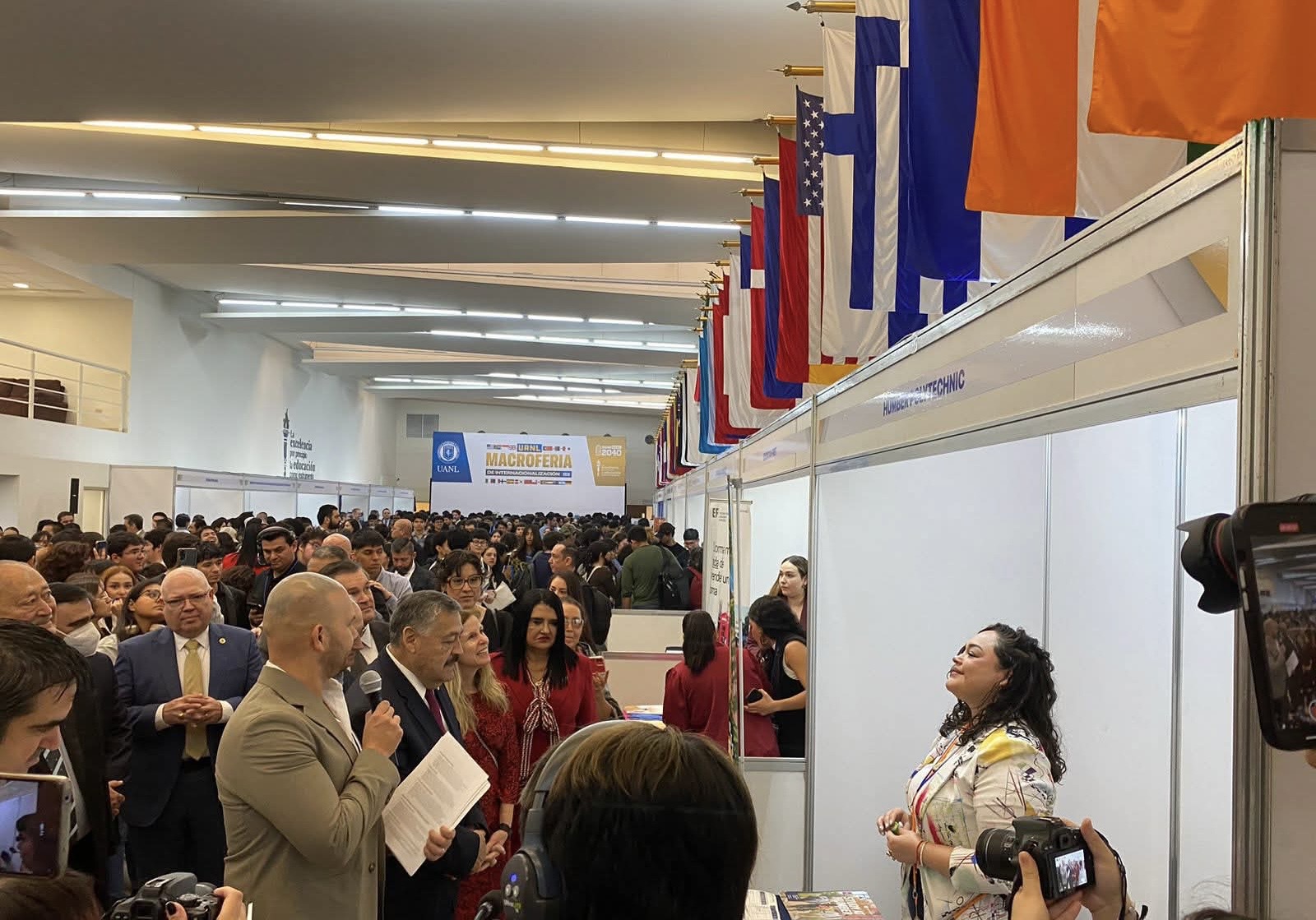 30e0de10-14b1-41fb-84d7-1d977deabb43