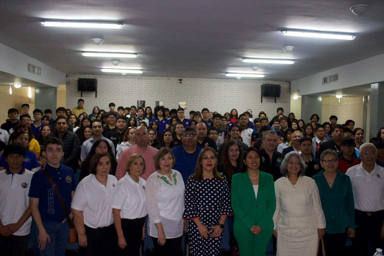 Realizan en EyPTM  XV Concurso Interpreparatorias de Química 2026