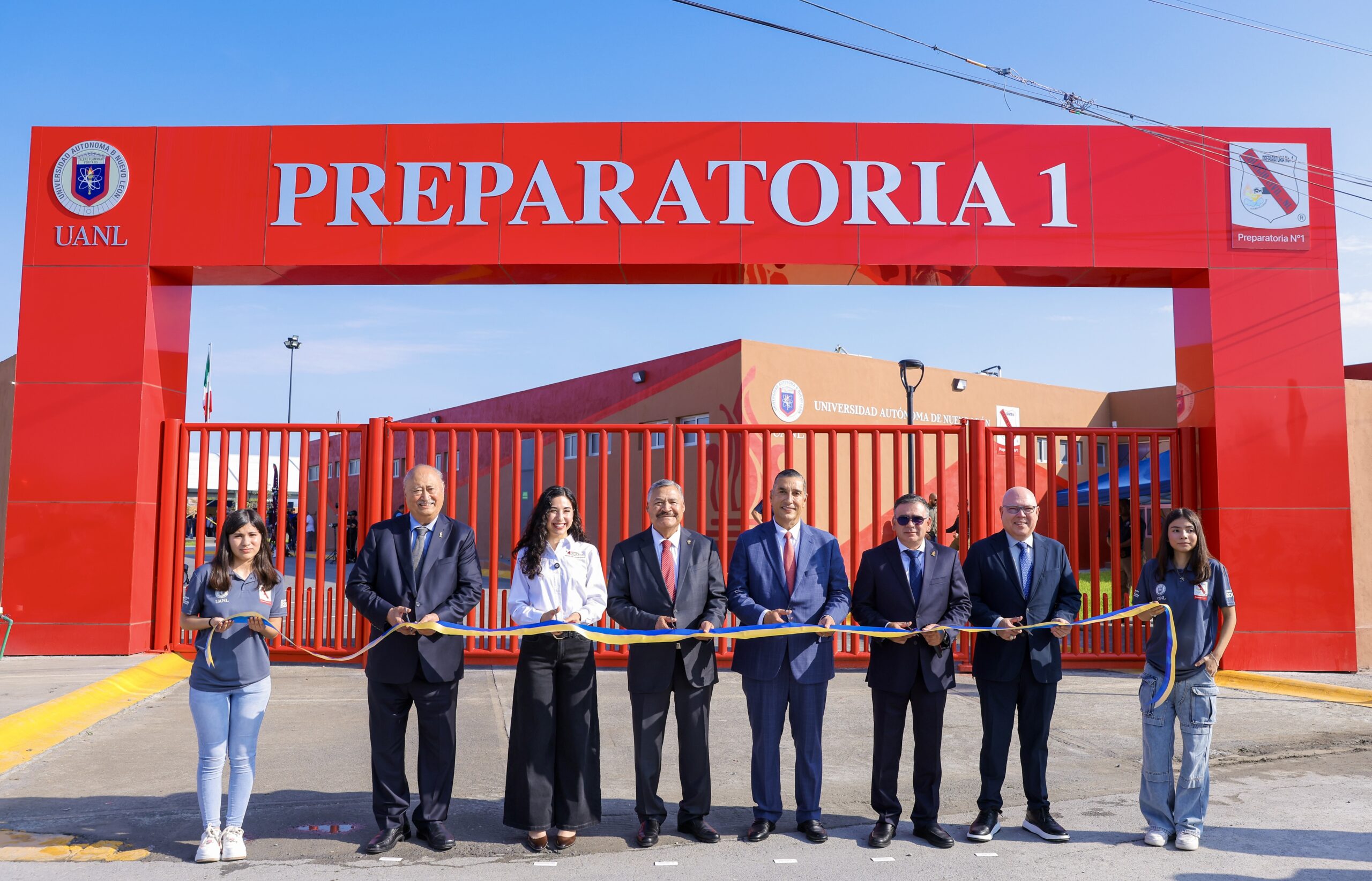 Inaugura Preparatoria 1 UANL nueva Unidad Zuazua