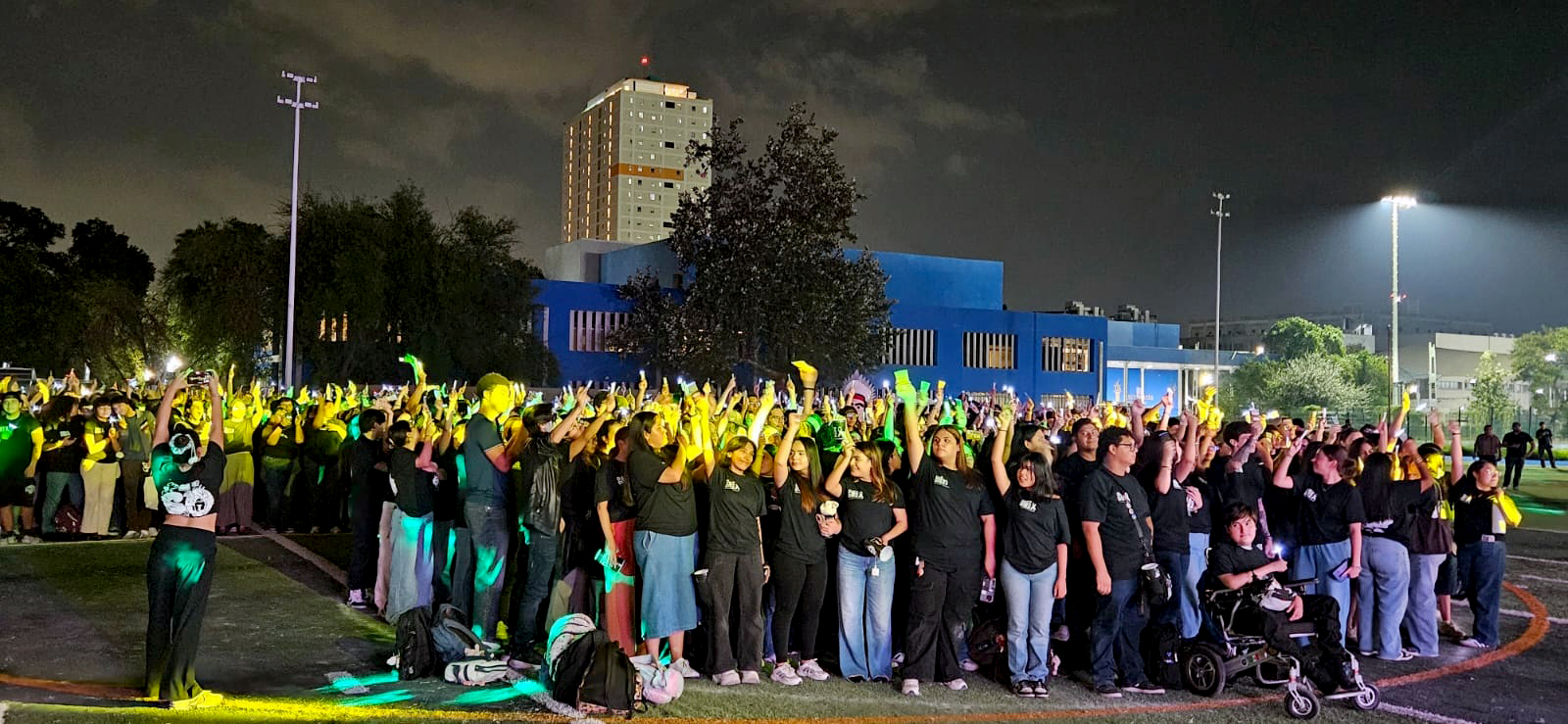 Cierra Facultad de Psicología “10 de 10” con espectacular performance