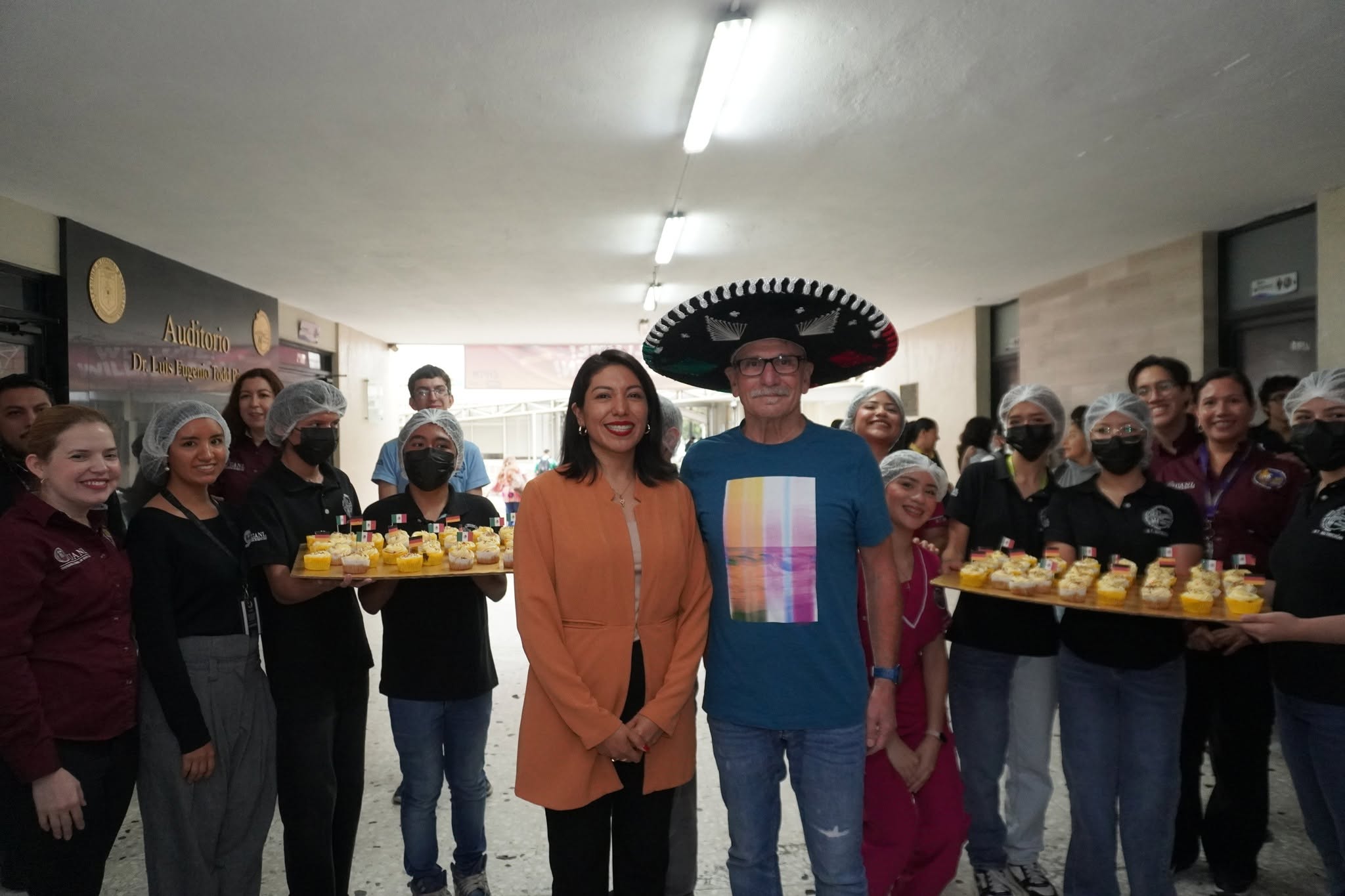 Brinda PrepaTécnica Médica emotiva despedida al Dr. Klaus Hutflesz